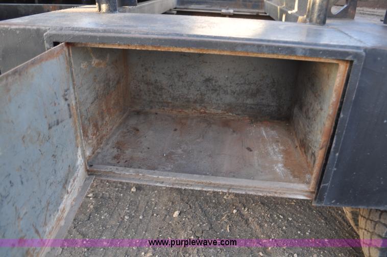 image for item F2200 1977 Ford F350 utility truck