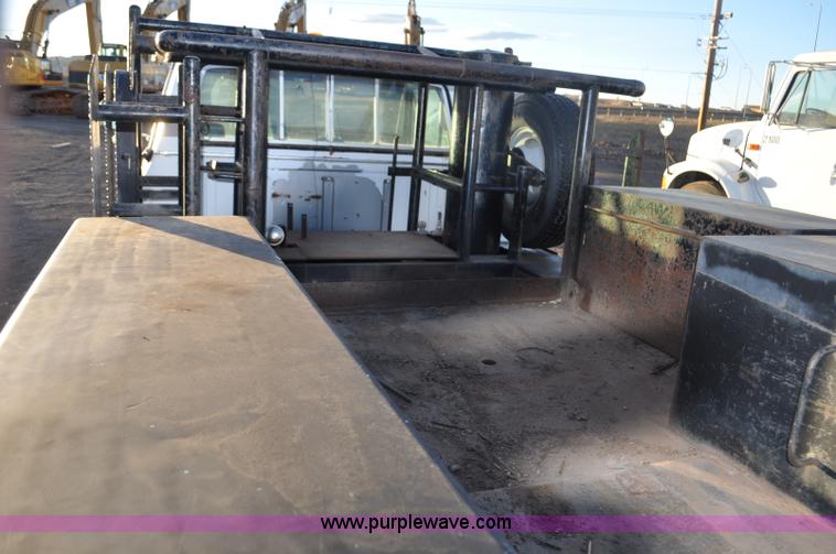 image for item F2200 1977 Ford F350 utility truck