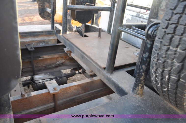 image for item F2200 1977 Ford F350 utility truck