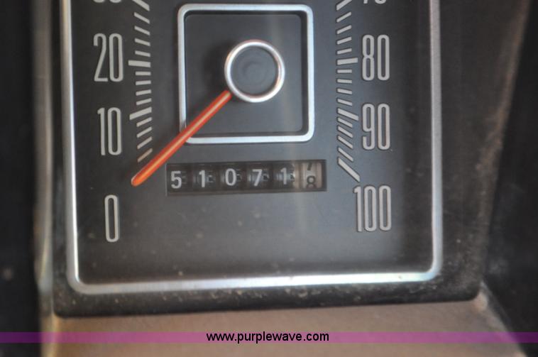 image for item F2200 1977 Ford F350 utility truck