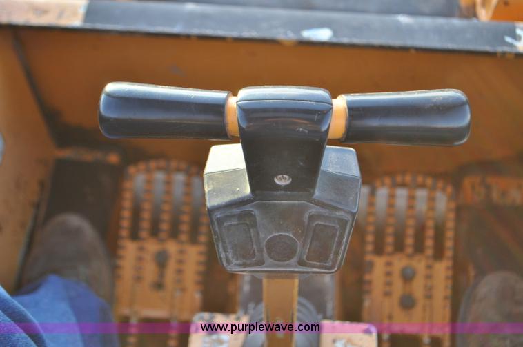 image for item F2201 1997 Mustang 2070 skid steer