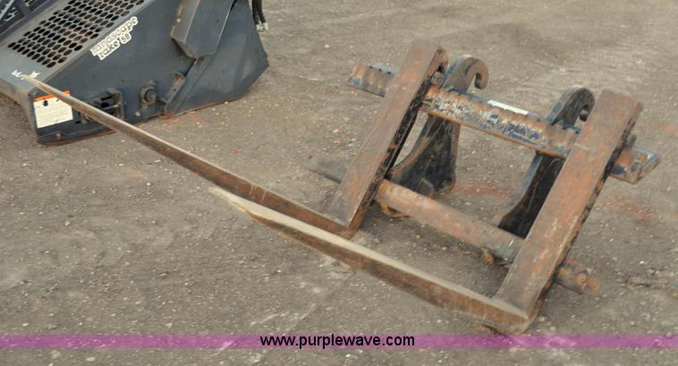 image for item F2203 Volvo 80109 forks