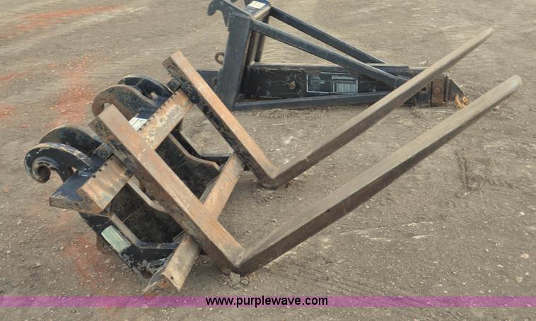 image for item F2203 Volvo 80109 forks