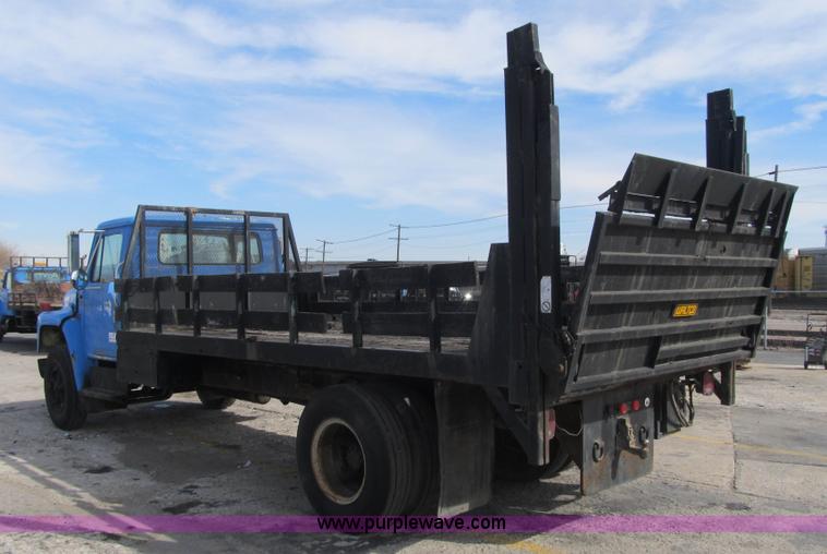 image for item F8961 1984 International 1724 flatbed truck