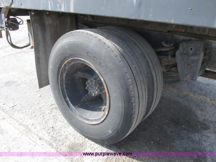 image for item F8961 1984 International 1724 flatbed truck