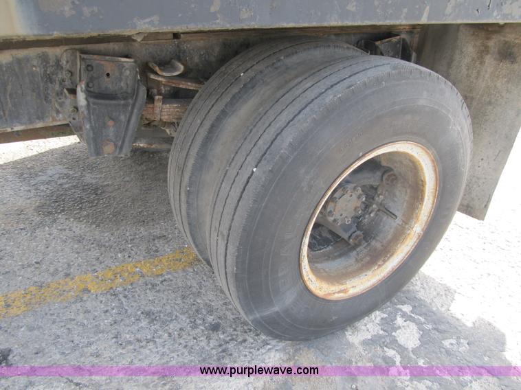 image for item F8961 1984 International 1724 flatbed truck