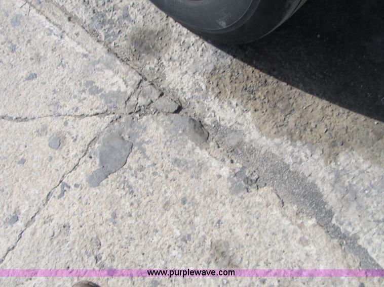 image for item F8961 1984 International 1724 flatbed truck