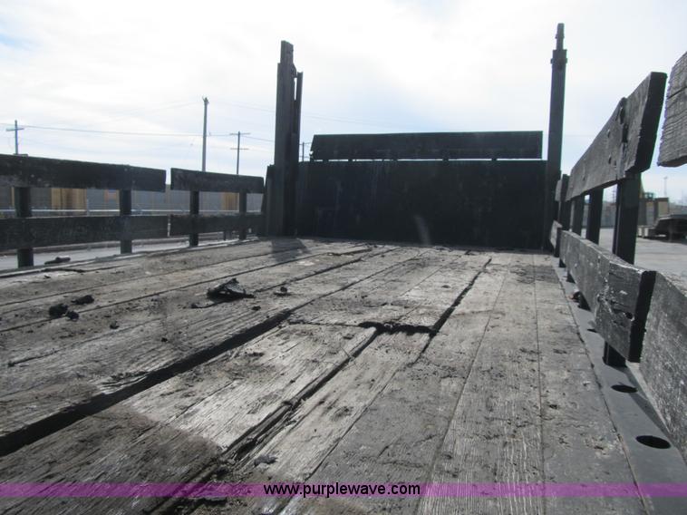 image for item F8961 1984 International 1724 flatbed truck