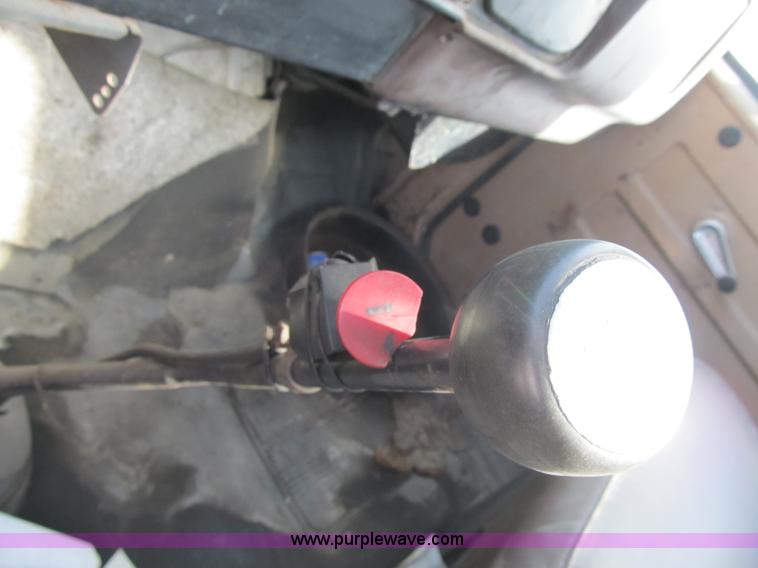 image for item F8961 1984 International 1724 flatbed truck