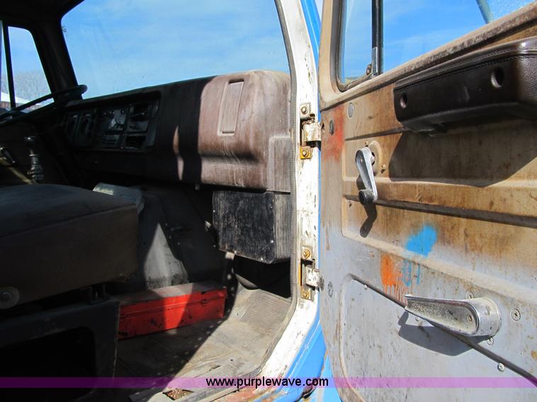 image for item F8962 1979 International 1954 flatbed truck