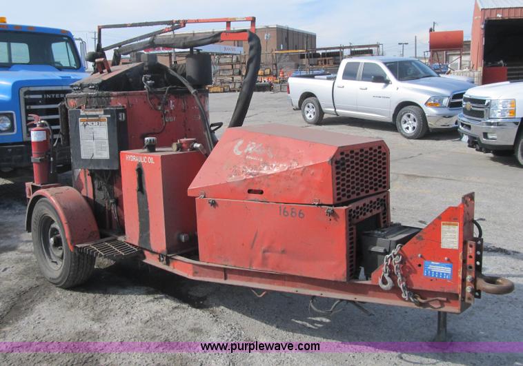 image for item F8963 2005 Crafco Super Shot SS125 melter applicator