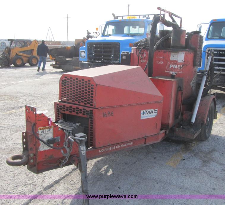 image for item F8963 2005 Crafco Super Shot SS125 melter applicator