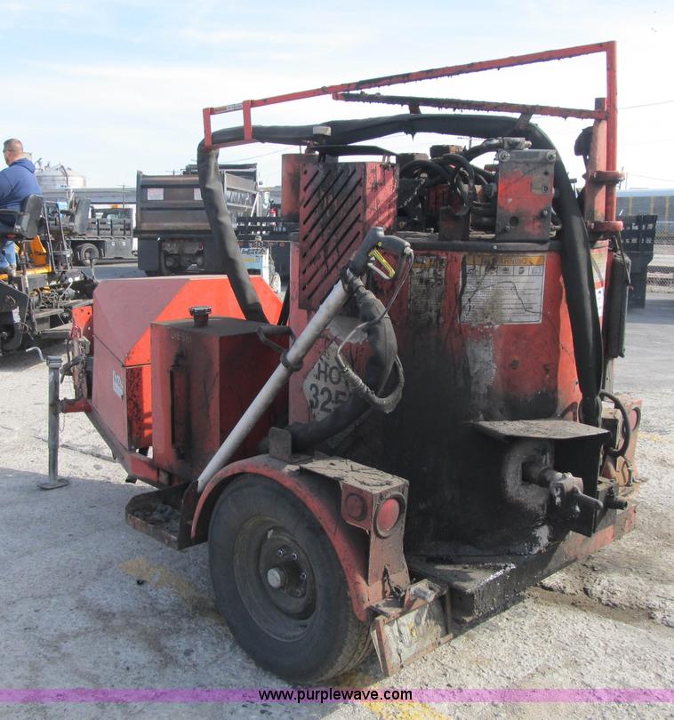 image for item F8963 2005 Crafco Super Shot SS125 melter applicator