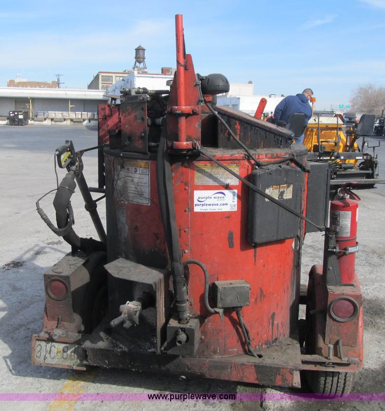 image for item F8963 2005 Crafco Super Shot SS125 melter applicator