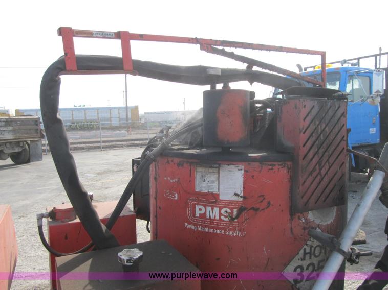 image for item F8963 2005 Crafco Super Shot SS125 melter applicator