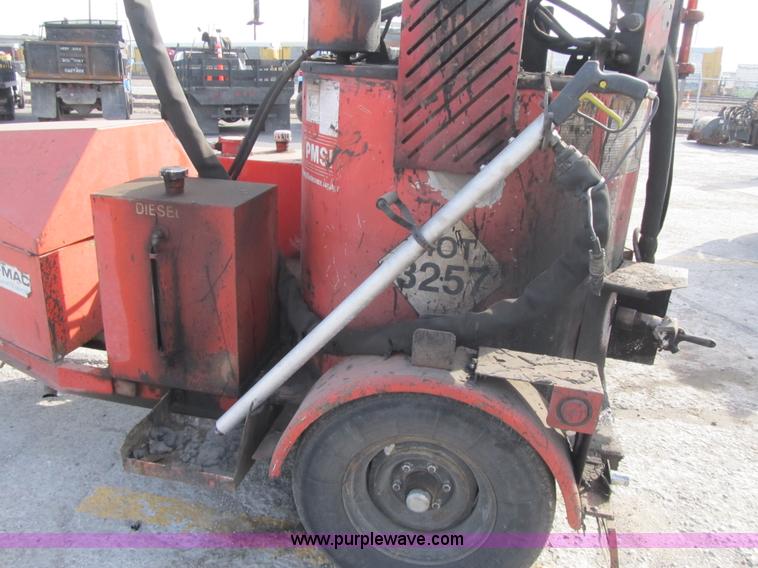 image for item F8963 2005 Crafco Super Shot SS125 melter applicator