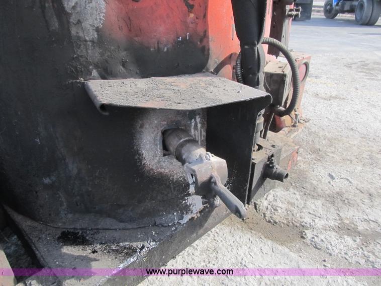 image for item F8963 2005 Crafco Super Shot SS125 melter applicator