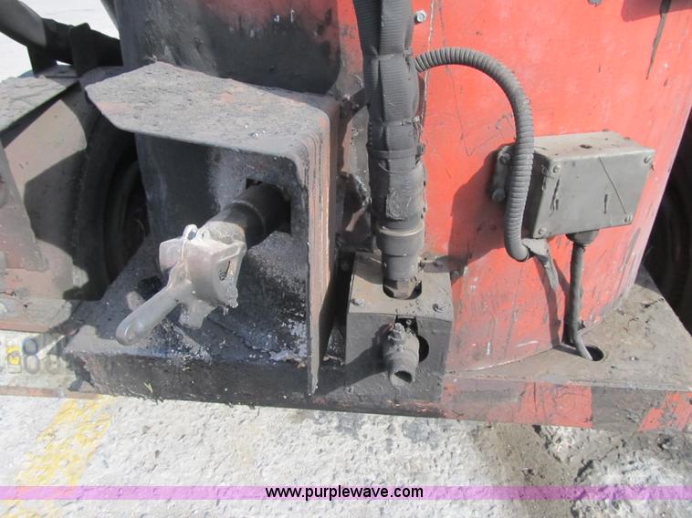 image for item F8963 2005 Crafco Super Shot SS125 melter applicator