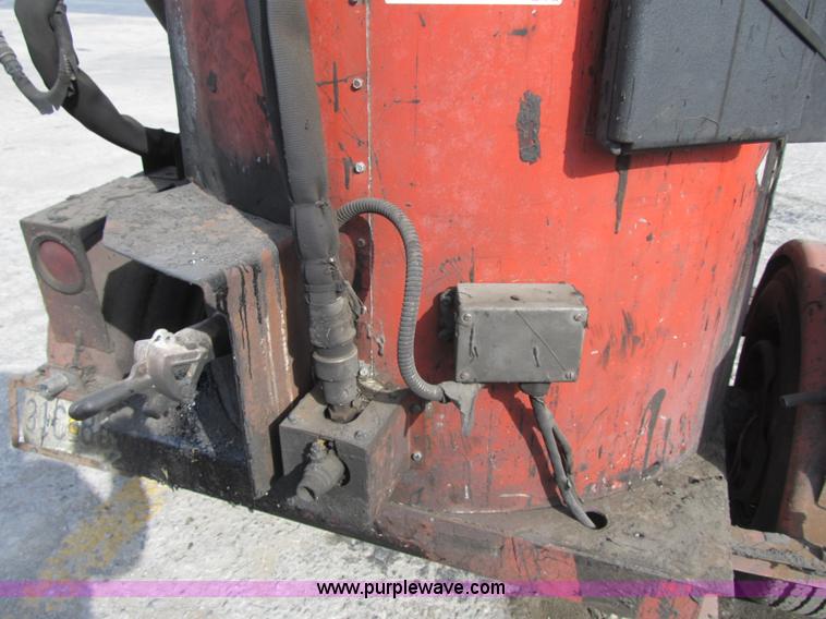 image for item F8963 2005 Crafco Super Shot SS125 melter applicator