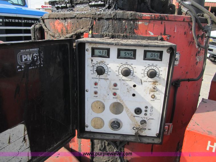 image for item F8963 2005 Crafco Super Shot SS125 melter applicator