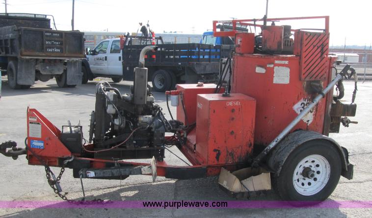 image for item F8964 1999 Crafco Super Shot SS125 melter applicator