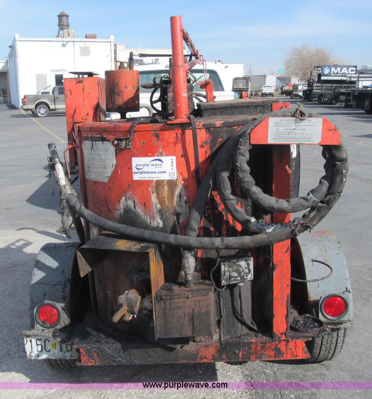 image for item F8964 1999 Crafco Super Shot SS125 melter applicator