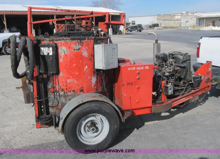 image for item F8964 1999 Crafco Super Shot SS125 melter applicator