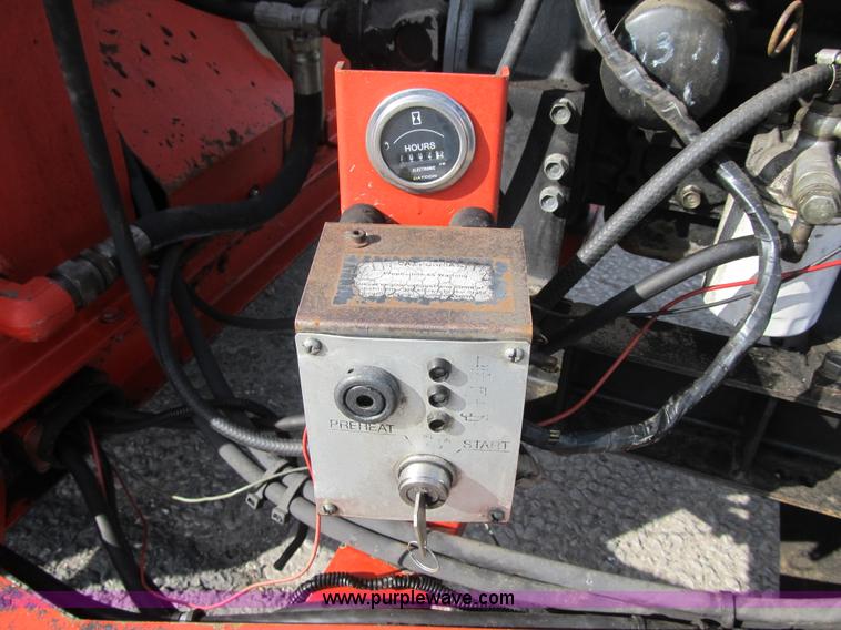 image for item F8964 1999 Crafco Super Shot SS125 melter applicator