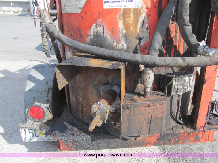 image for item F8964 1999 Crafco Super Shot SS125 melter applicator