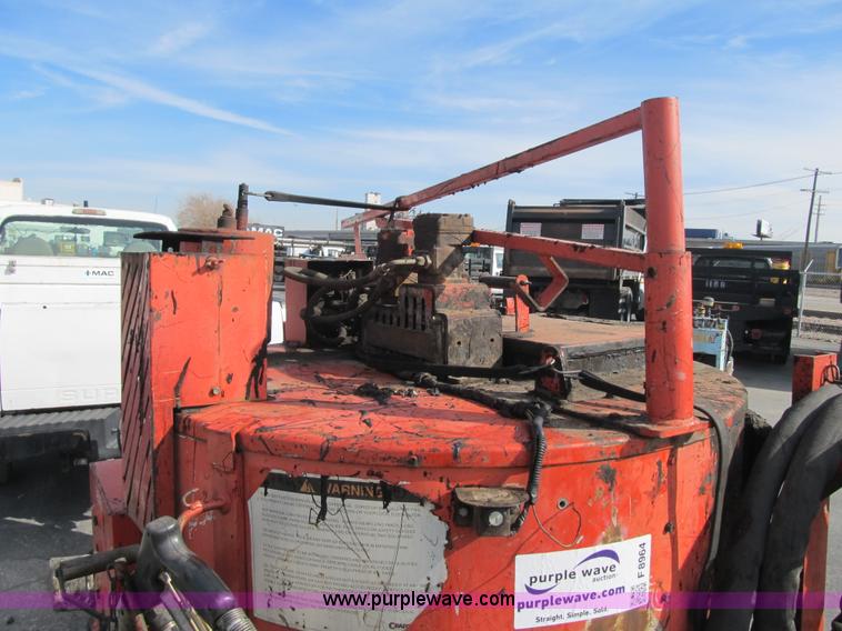 image for item F8964 1999 Crafco Super Shot SS125 melter applicator