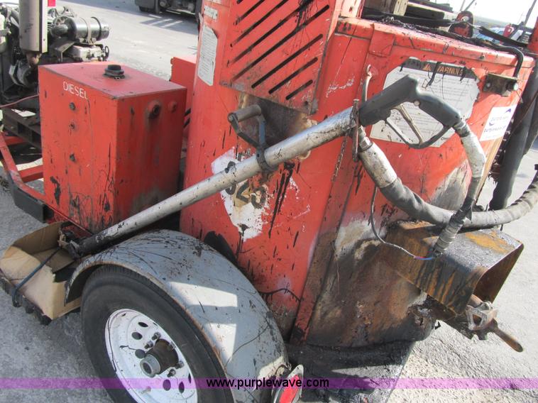 image for item F8964 1999 Crafco Super Shot SS125 melter applicator