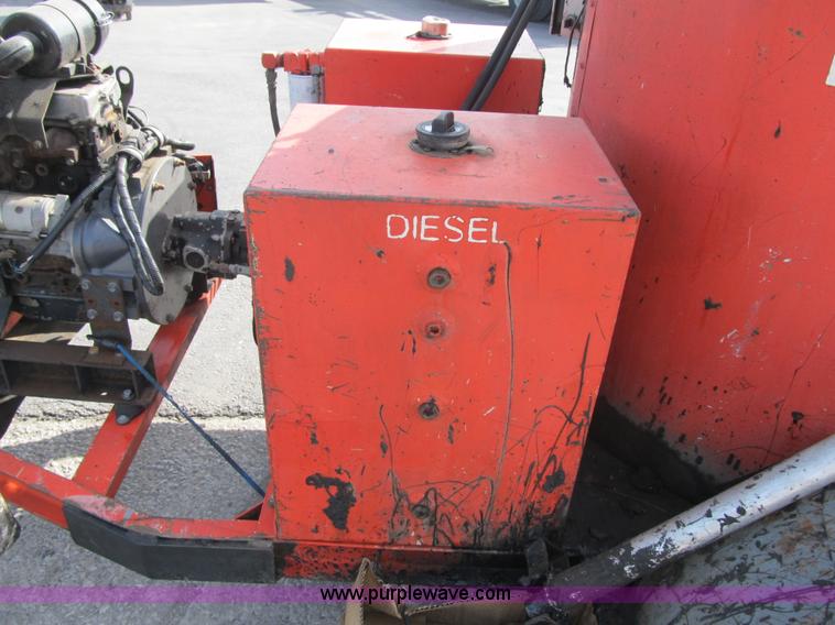 image for item F8964 1999 Crafco Super Shot SS125 melter applicator