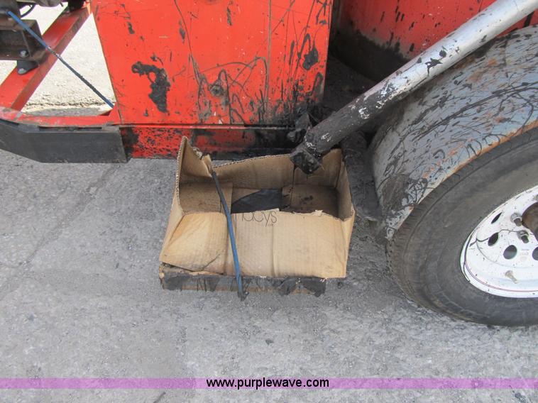 image for item F8964 1999 Crafco Super Shot SS125 melter applicator