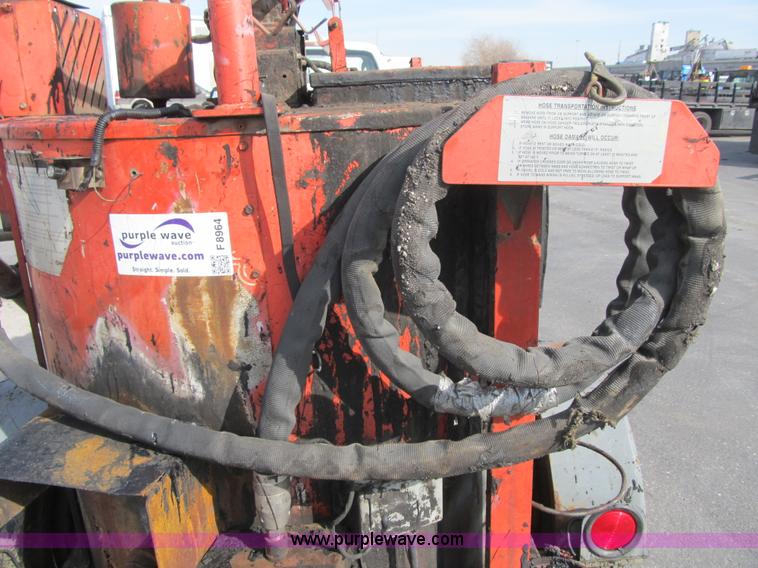 image for item F8964 1999 Crafco Super Shot SS125 melter applicator