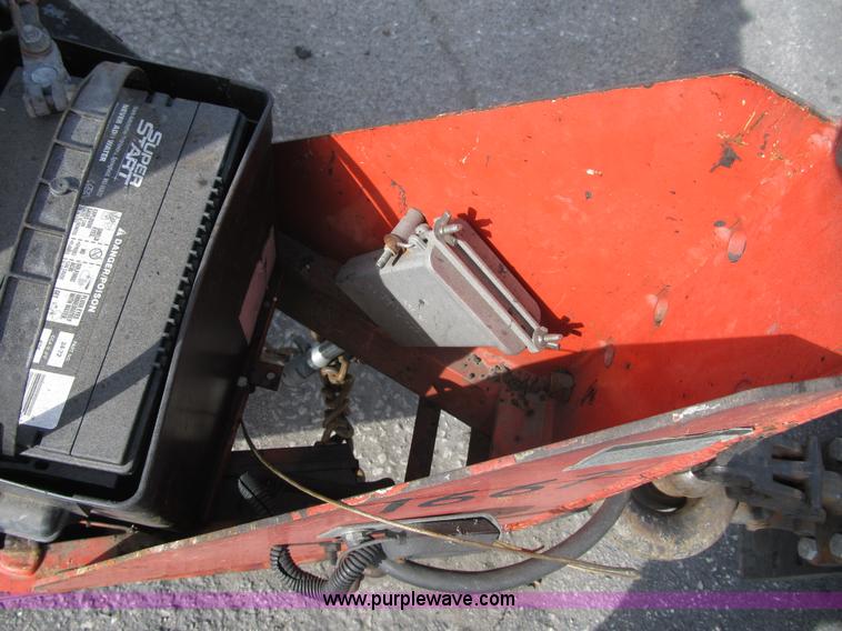 image for item F8964 1999 Crafco Super Shot SS125 melter applicator