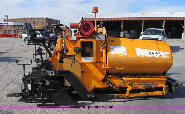 image for item F8965 2006 LeeBoy L-8515-T paver