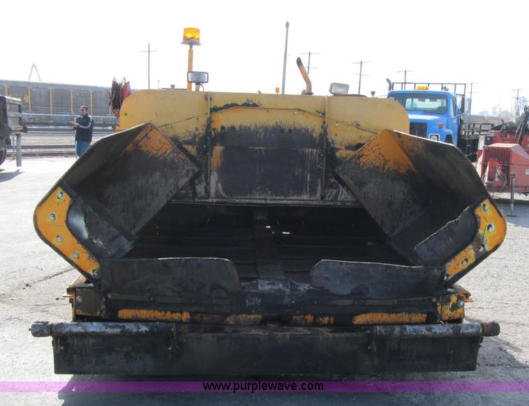 image for item F8965 2006 LeeBoy L-8515-T paver