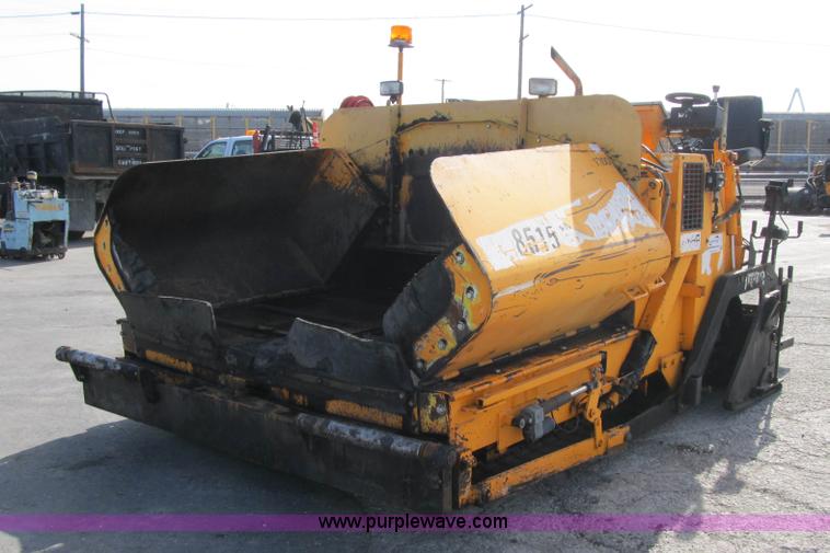 image for item F8965 2006 LeeBoy L-8515-T paver