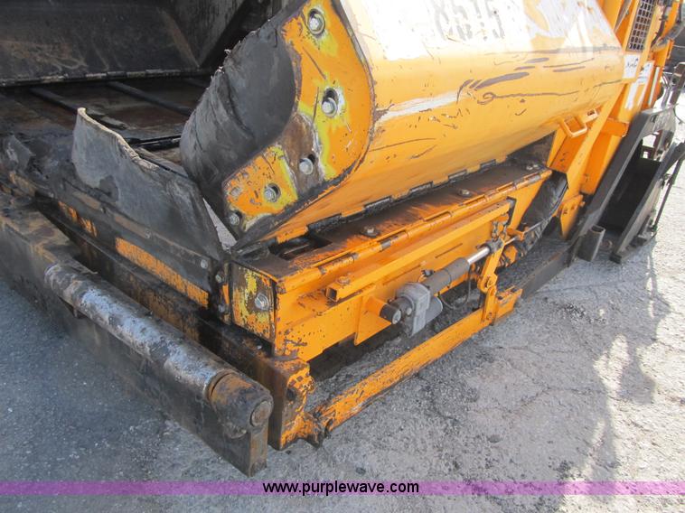 image for item F8965 2006 LeeBoy L-8515-T paver
