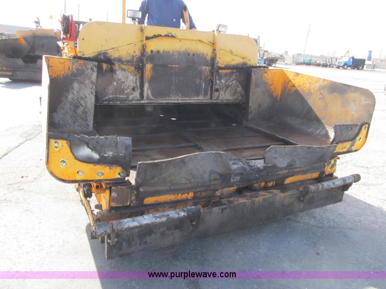 image for item F8965 2006 LeeBoy L-8515-T paver