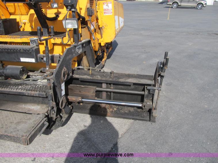 image for item F8965 2006 LeeBoy L-8515-T paver
