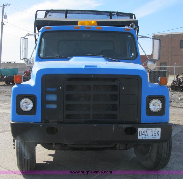 image for item F8969 1985 International 1954 dump truck