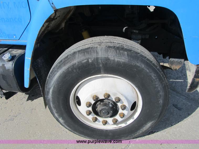 image for item F8969 1985 International 1954 dump truck