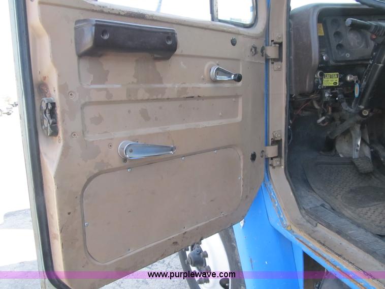 image for item F8969 1985 International 1954 dump truck