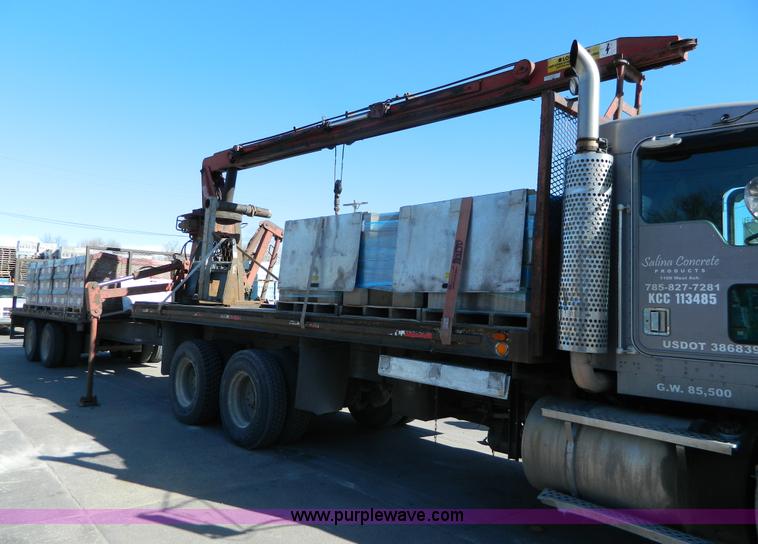 image for item H2268 Ustc M21-8 boom crane