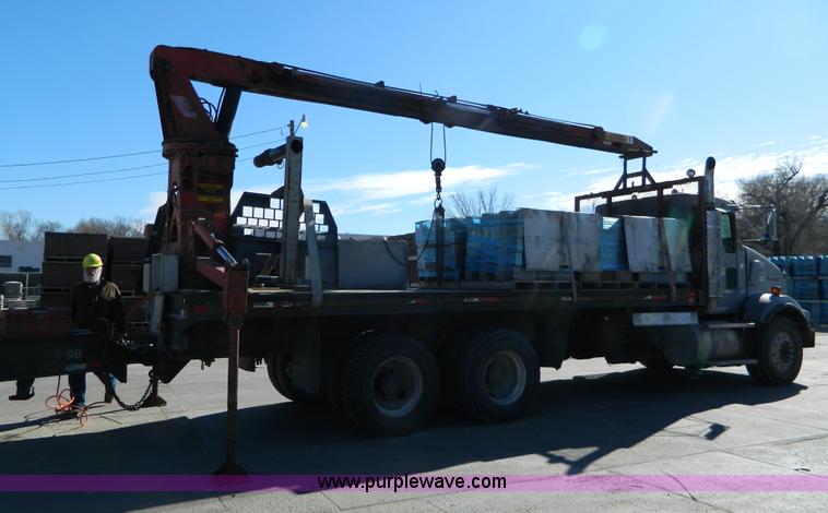 image for item H2268 Ustc M21-8 boom crane