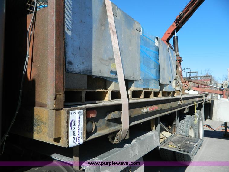 image for item H2268 Ustc M21-8 boom crane