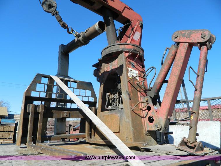 image for item H2268 Ustc M21-8 boom crane
