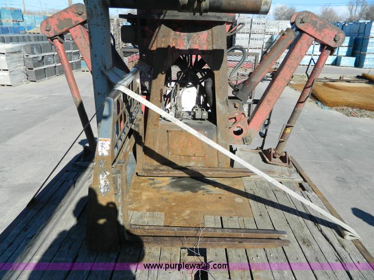 image for item H2268 Ustc M21-8 boom crane