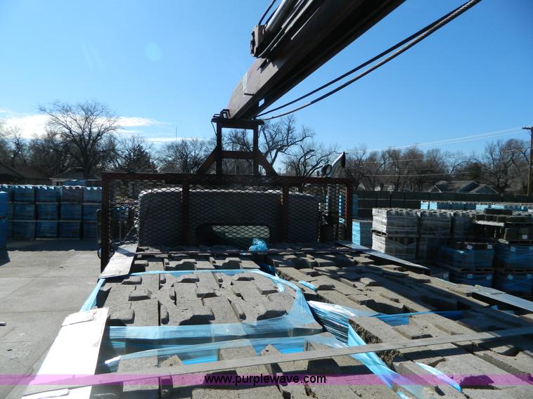 image for item H2268 Ustc M21-8 boom crane